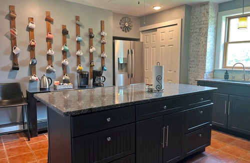 Haines Falls House | Modern Rustic-Skiing, King Beds, Hiking, Firepit, Grill, AirTub-Hunter Mtn Haven