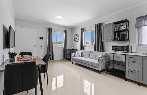 Boroncana Apartment | Modern Saliña Cerca Retreat | Pool & BBQ Near Beaches