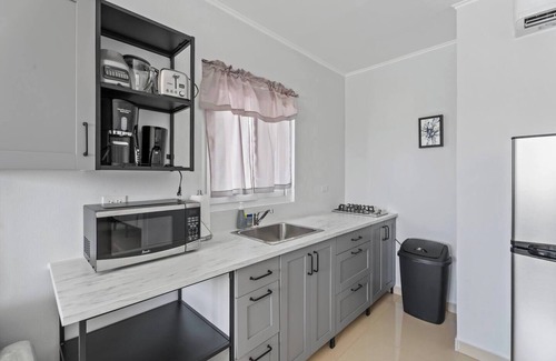 Boroncana Apartment | Modern Saliña Cerca Retreat | Pool & BBQ Near Beaches
