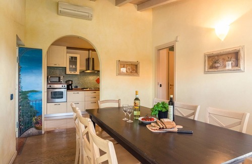 Cunettone House | Modern Salo Flat with Pool