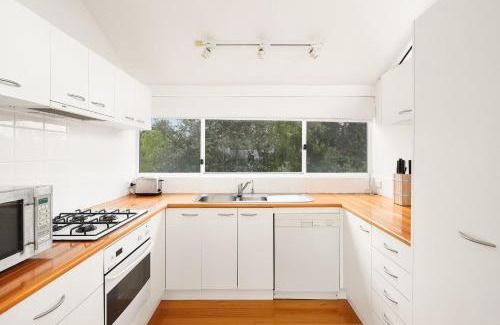 Silverleaves House | Modern Sanctuary by the Silverleaves Beach