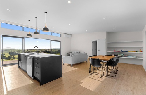 Waipu House | Modern Sanctuary - Waipu Holiday Home