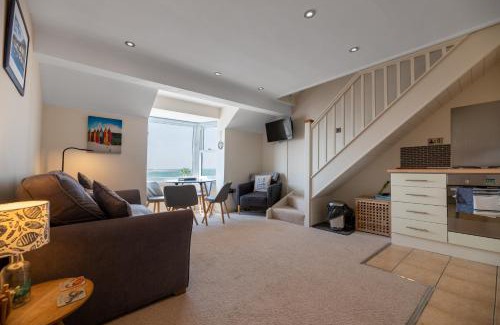 Aberdovey Apartment | Modern Sea View Apartment