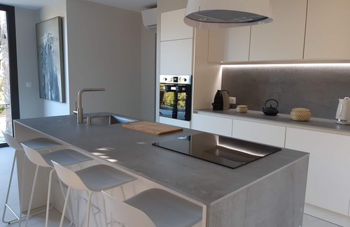 Cap Benat Villa | Modern seaside villa with swimming pool in private estate Gaou Bénat