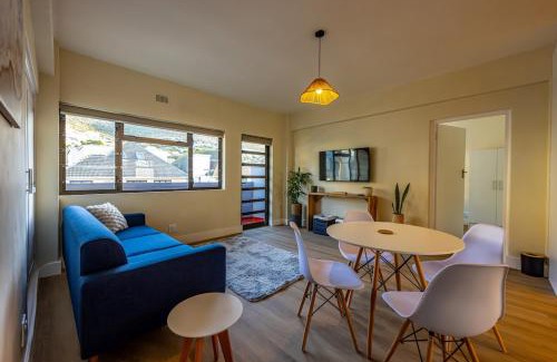 Fish Hoek Apartment | Modern Seaside Apartment
