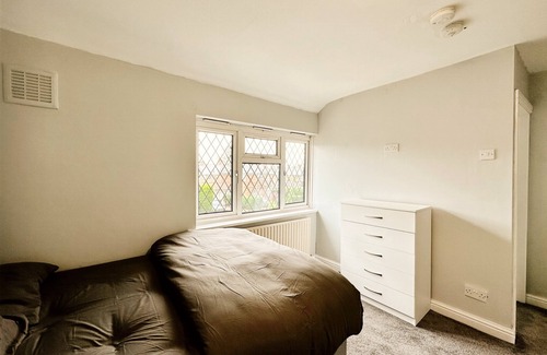 Acocks Green Apartment | Modern Self-Contained Studio in Acocks Green