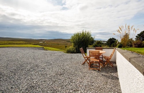 Gairloch Apartment | MODERN SELF-CONTAINED APARTMENT WITH SURROUNDING SEA AND MOUNTAIN VIEWS