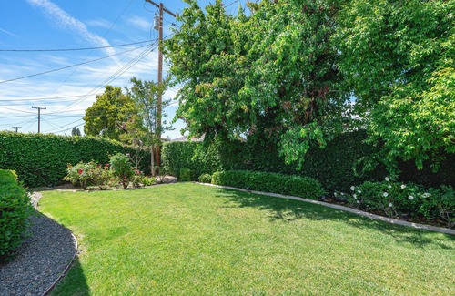 Walnut Valley House | Modern Serenity Near LA Tranquil 3BR Stay