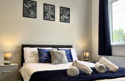 Doncaster Apartment | Modern Serviced Apartment - Near Doncaster City Centre