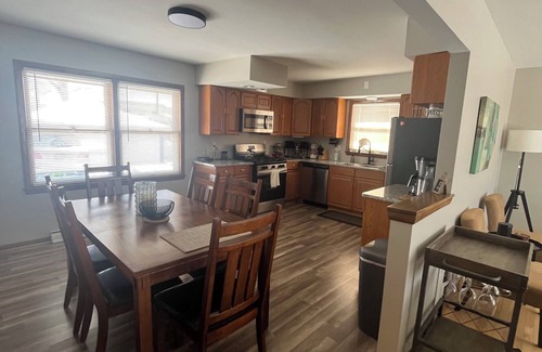 Milwaukee House | Modern Single Family Home with lot of Parking.