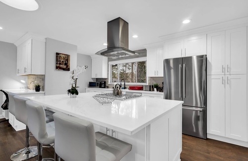 Briarcliff Heights House | Modern single story 3 Bdrm house with 1-Bdrm Guest House, HotTub&SUMMER:Pool