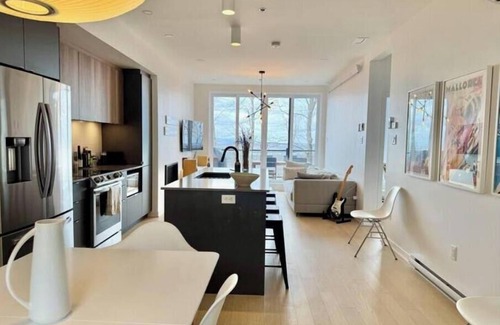 Bromont Condo | Modern ski-in/ski-out 3 bedroom condo in Bromont