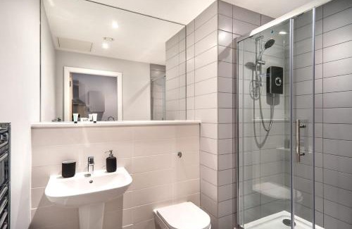 Liverpool Apartment | Modern & Spacious 2 Bed Apartment in Waterloo Liverpool