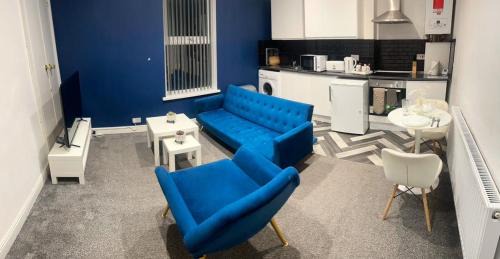 Cradley Apartment | Modern Spacious 2 Bedroom Apt