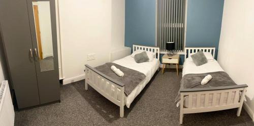 Cradley Apartment | Modern Spacious 2 Bedroom Apt