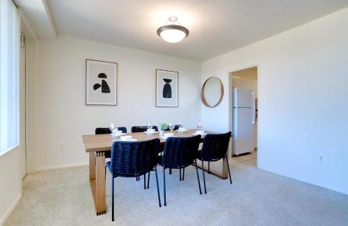 Aurora Highlands Apartment | Modern & Spacious 2BR Apartment at Crystal city