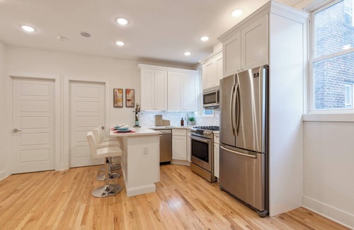 The Heights Condo | Modern & Spacious 3 BED/2 BA Condo mins from NYC