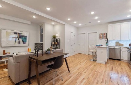 The Heights Condo | Modern & Spacious 3 BED/2 BA Condo mins from NYC