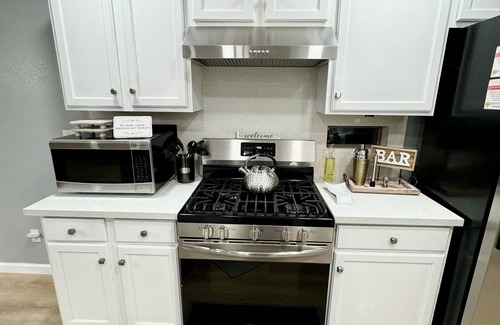 Blue Diamond Ranch House | Modern & Spacious 3 Bed/2 Bath-Sleeps 8, Near Airport, Strip & Stadium