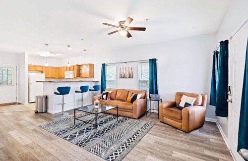 East Durham House | Modern| Spacious 3BR + 2B| 5 mins to DT Durham