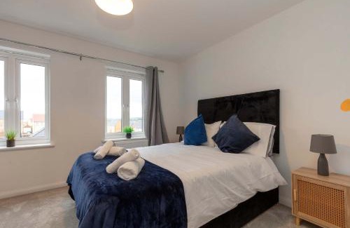 Yeovil House | Modern & Spacious 4 Bedroom House in Yeovil