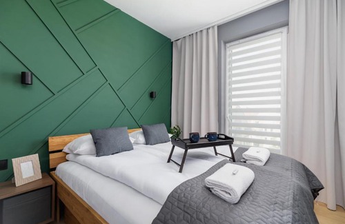 Pradnik Bialy Apartment | Modern & Spacious Apartment with Air Conditioning & Parking by Renters Prestige