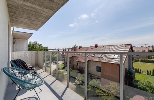 Pradnik Bialy Apartment | Modern & Spacious Apartment with Air Conditioning & Parking by Renters Prestige