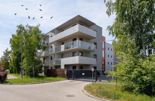 Pradnik Bialy Apartment | Modern & Spacious Apartment with Air Conditioning & Parking by Renters Prestige