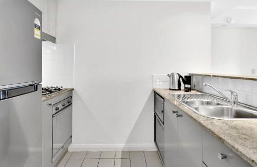Chatswood Apartment | Modern spacious Chatswood Apartment H1016