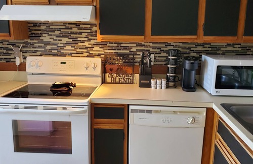 Central Newport News Condo | Modern, Spacious Condo with Loft, Minutes from the Beach!