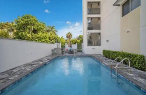 Boca Raton Apartment | Modern spacious condo steps from the beach