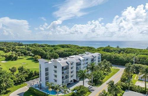 Boca Raton Apartment | Modern spacious condo steps from the beach