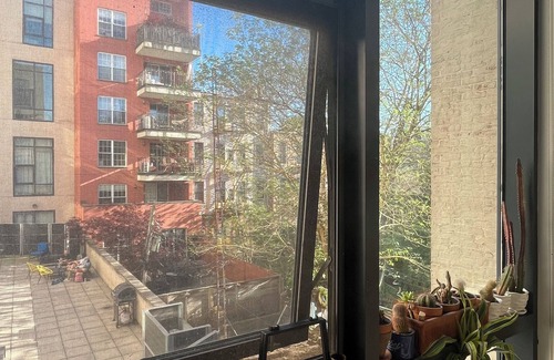Greenpoint Apartment | Modern & spacious family friendly apartment in Greenpoint. Rooftop w city views.