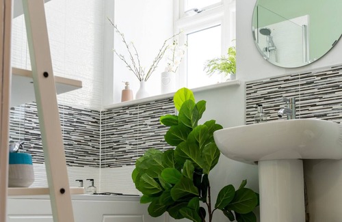 Bristol Apartment | Modern & Spacious Flat in the Centre of Bristol