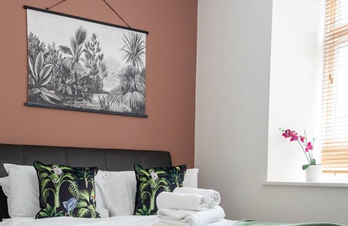 Bristol Apartment | Modern & Spacious Flat in the Centre of Bristol