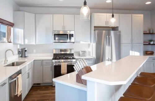 Tabernash House | Modern+Spacious Ski Winter Park Private Hot Family-Friendly EVCharger
