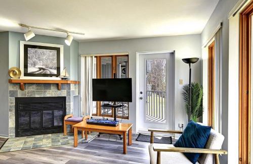 Mont-Tremblant Apartment | Modern Stay in Mont-Tremblant with Free Parking & Free WiFi Access