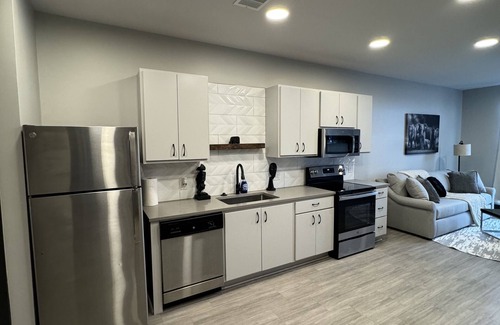 Clarksville Apartment | Modern stay overlooking downtown