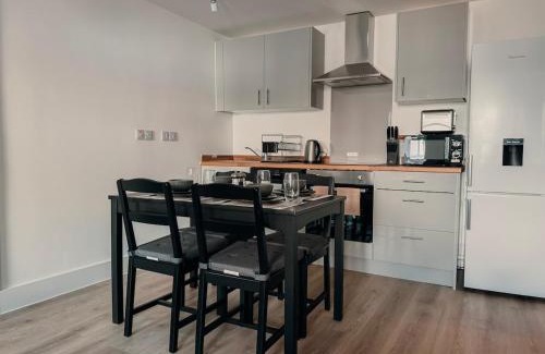 Ipswich Apartment | Modern Stay - Walk to Everything 2