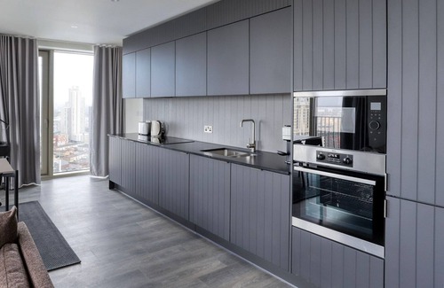 Stratford and New Town Apartment | Modern Stratford 2BR w/Security & Gym, nr Train Station, by Blueground