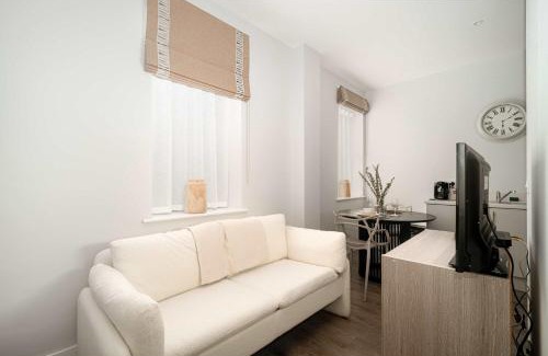 Liverpool Apartment | Modern Studio Apartment in Waterloo Liverpool