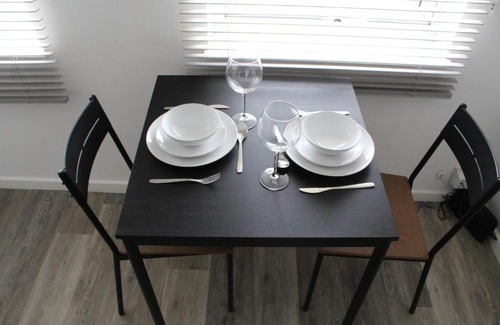 Chatham Apartment | Modern studio apartment with parking