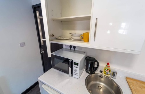 Selly Oak Apartment | Modern Studio Available Close to the City