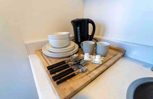 Selly Oak Apartment | Modern Studio Available Close to the City