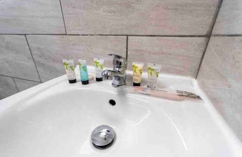 Selly Oak Apartment | Modern Studio Available Close to the City