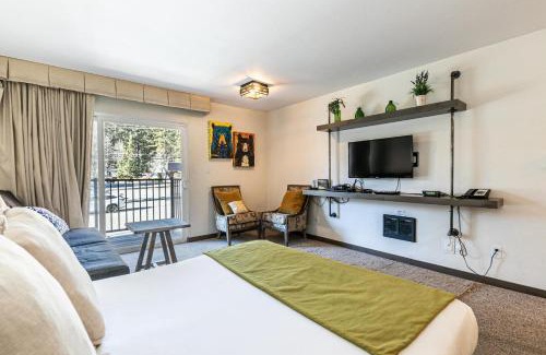 Truckee House | Modern Studio Deluxe #231 at Donner Lake Village