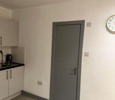 Pettits Apartment | Modern studio flat in Romford