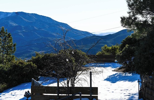 Julian House | Modern studio in the mountains - amazing views, high speed wifi, fully fenced