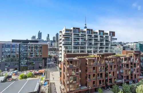 Auckland Central Business District House | Modern Studio in Wynyard Quarter by Zodiak Stays