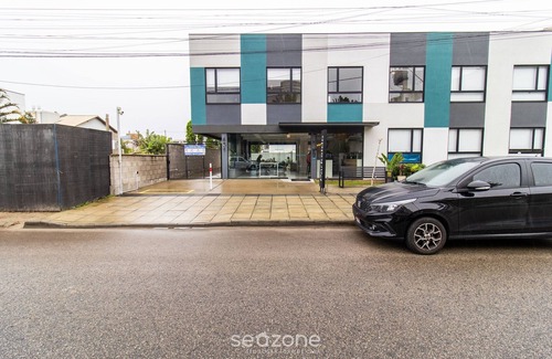 Cachoeira do Bom Jesus Apartment | Modern Studio Just Minutes From the Beach Sid0209